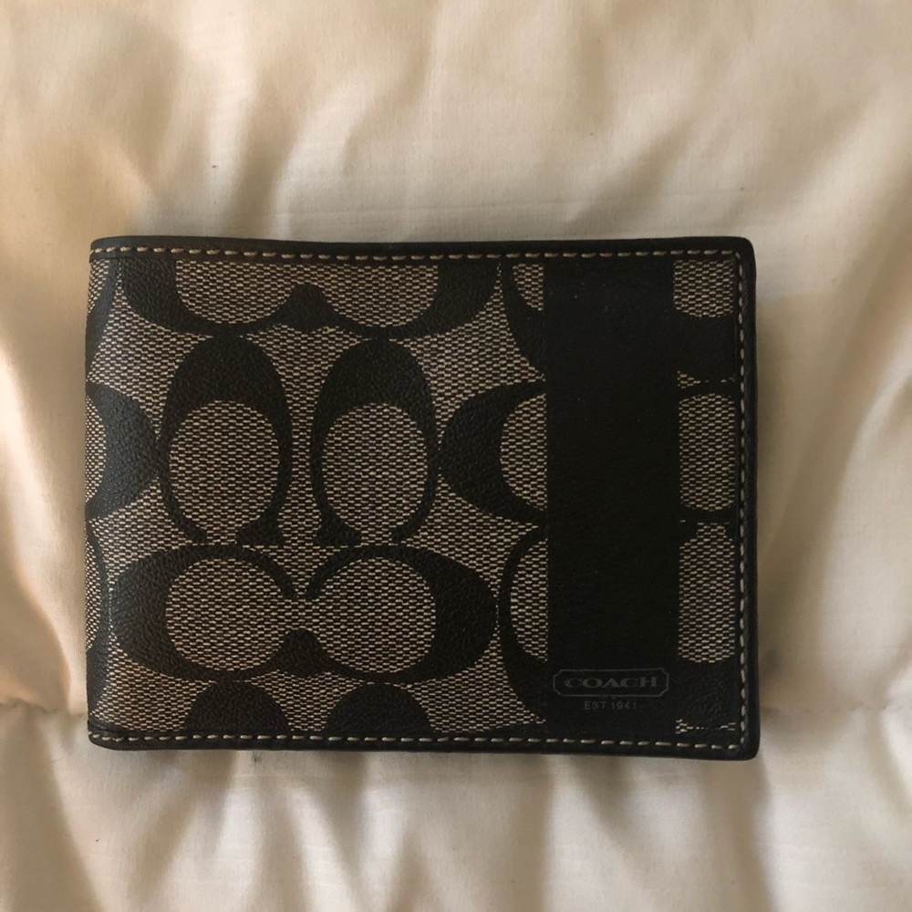 Like new men’s Coach wallet
